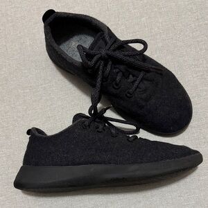 Wmns Sz 9 Allbirds Wool Runner Shoes-Black on Black-Black Laces-GUC